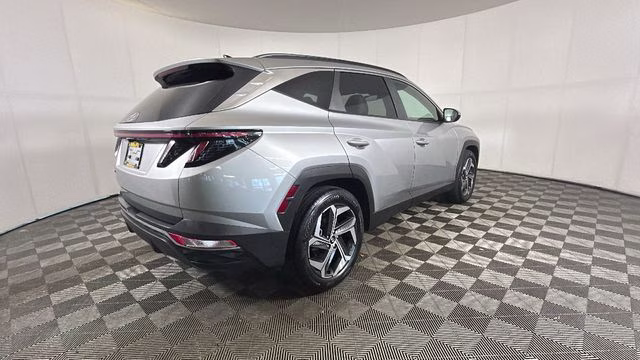 2024 Shimmering Silver Hyundai Tucson SEL FWD SUV