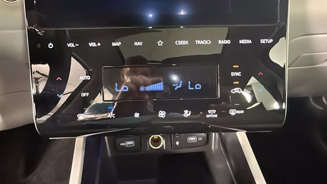 2024 Shimmering Silver Hyundai Tucson SEL FWD SUV