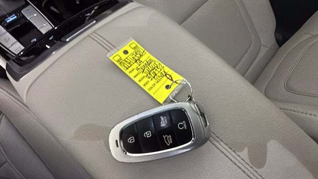 2024 Shimmering Silver Hyundai Tucson SEL FWD SUV