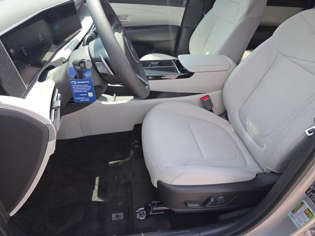 2026 Shimmering Silver Hyundai Tucson Hybrid SEL AWD SUV