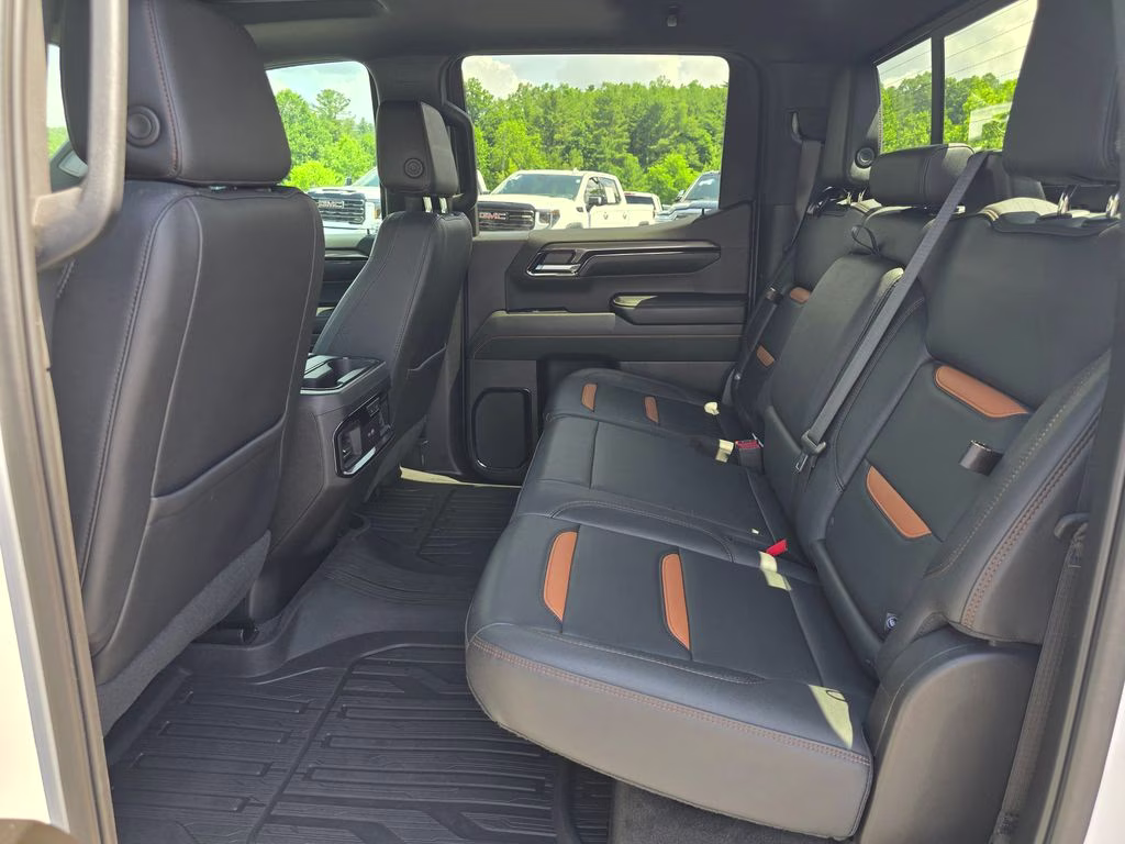 2023 Summit White GMC Sierra 1500 AT4 4X4 Truck