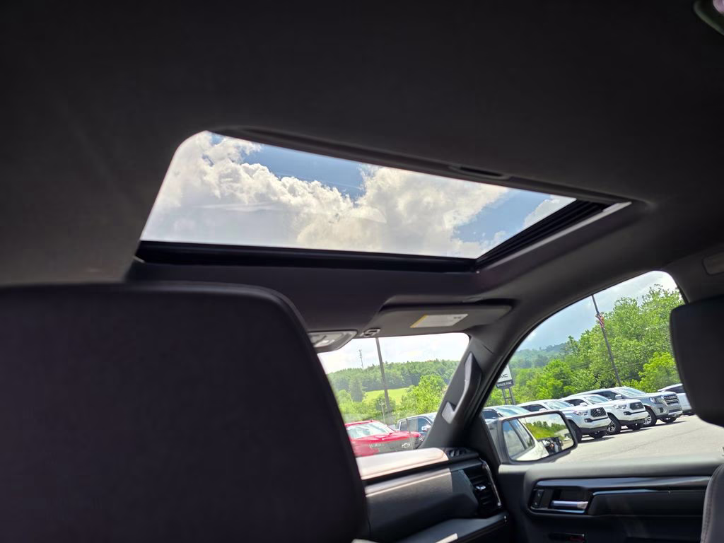 2023 Summit White GMC Sierra 1500 AT4 4X4 Truck