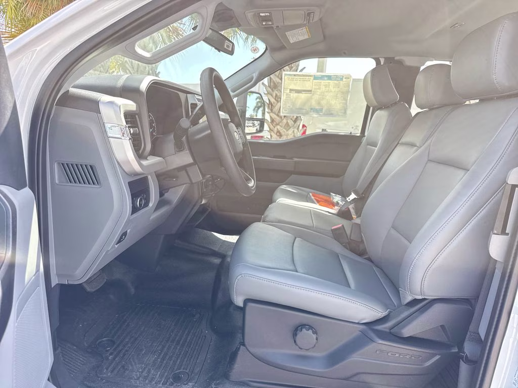 2026 Oxford White Ford Super Duty F-250 SRW XL 4X4 Truck