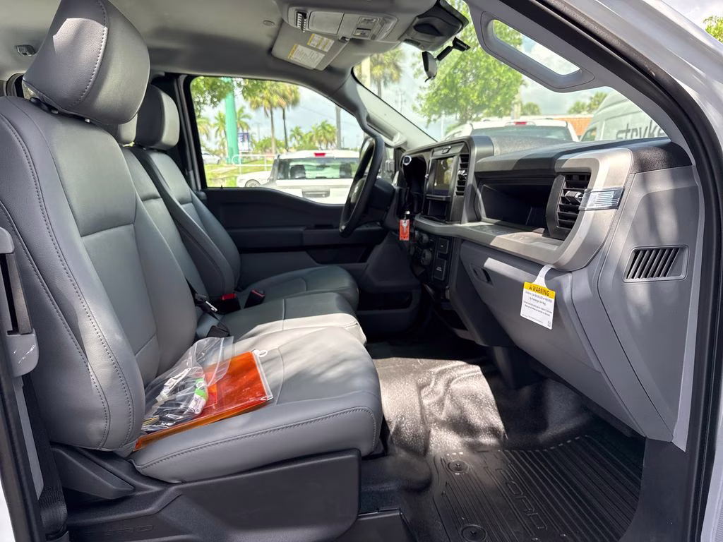 2026 Oxford White Ford Super Duty F-250 SRW XL 4X4 Truck