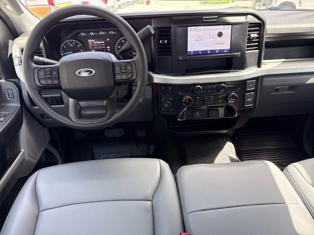 2026 Oxford White Ford Super Duty F-250 SRW XL 4X4 Truck