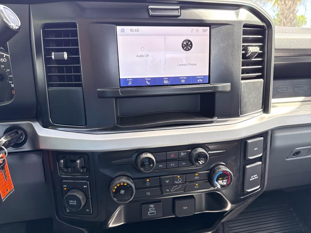 2026 Oxford White Ford Super Duty F-250 SRW XL 4X4 Truck