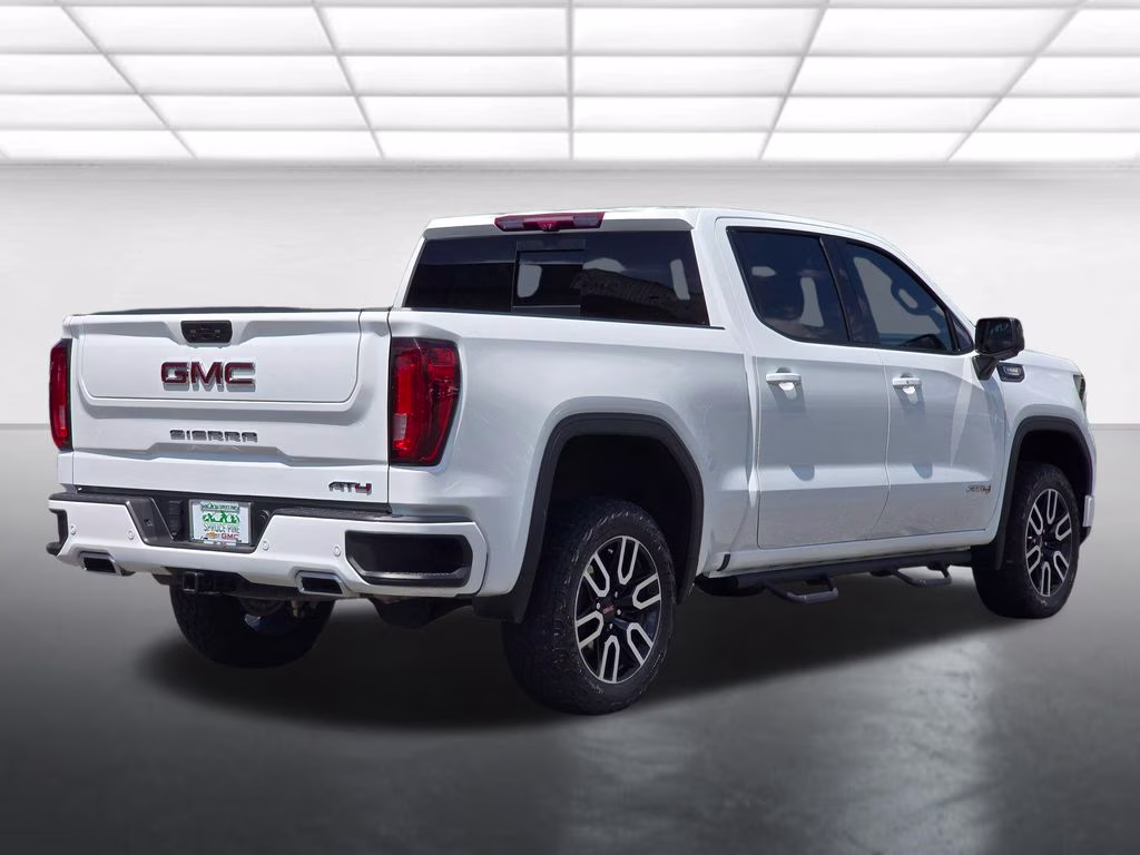 2023 Summit White GMC Sierra 1500 AT4 4X4 Truck