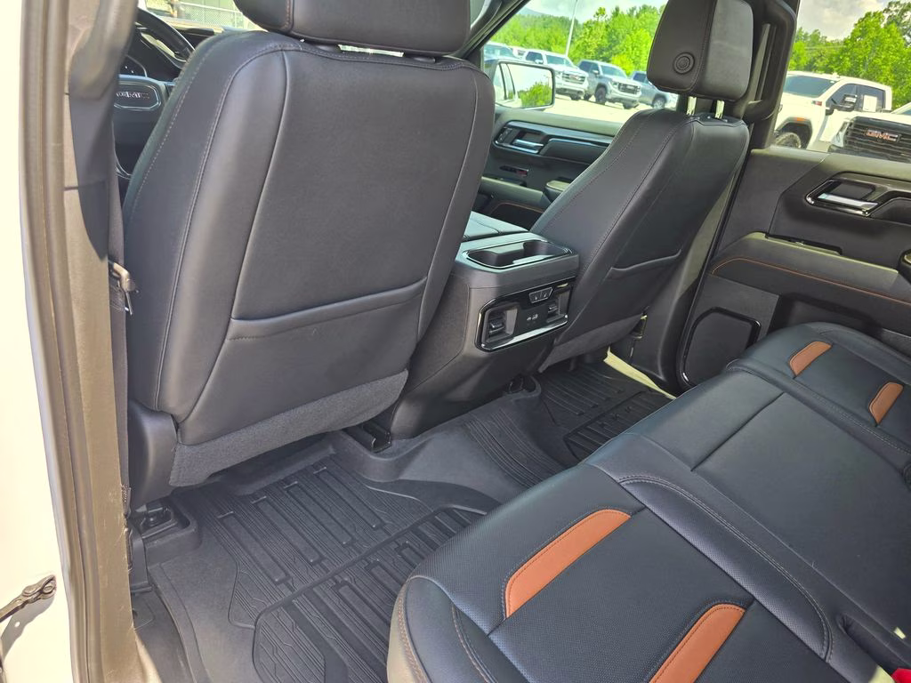 2023 Summit White GMC Sierra 1500 AT4 4X4 Truck