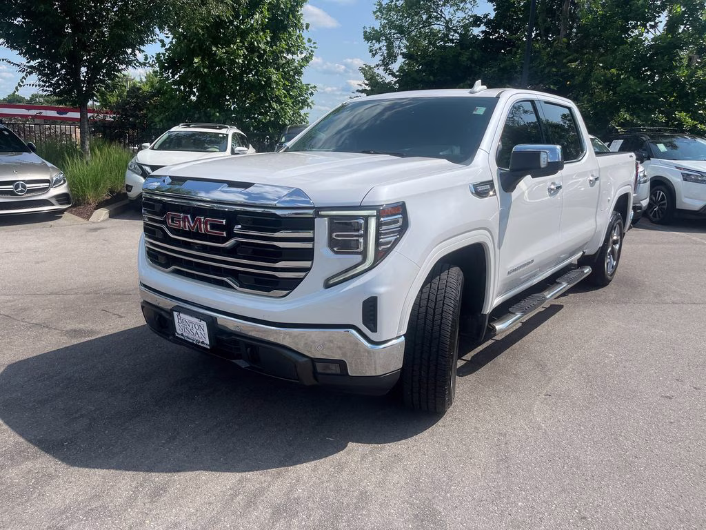 2022 White Frost Tricoat GMC Sierra 1500 SLT 4X4 Truck