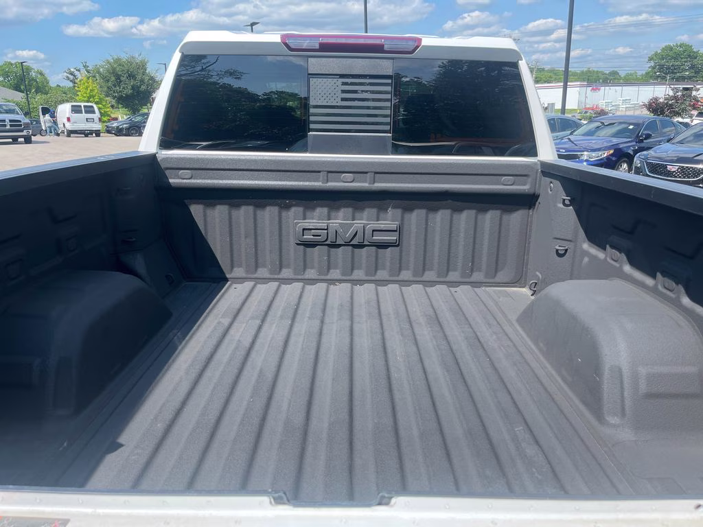 2022 White Frost Tricoat GMC Sierra 1500 SLT 4X4 Truck