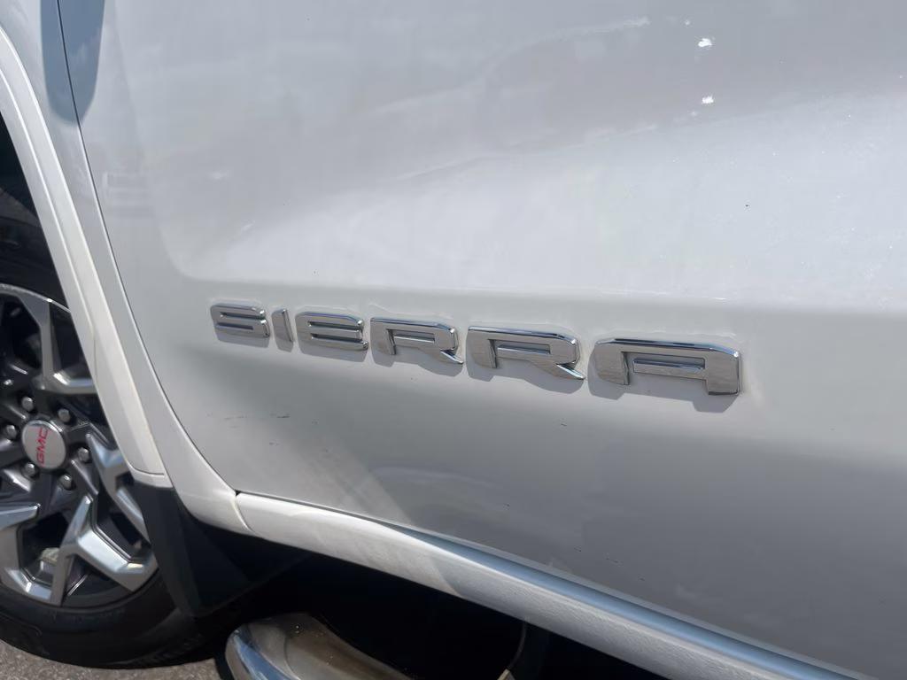 2022 White Frost Tricoat GMC Sierra 1500 SLT 4X4 Truck
