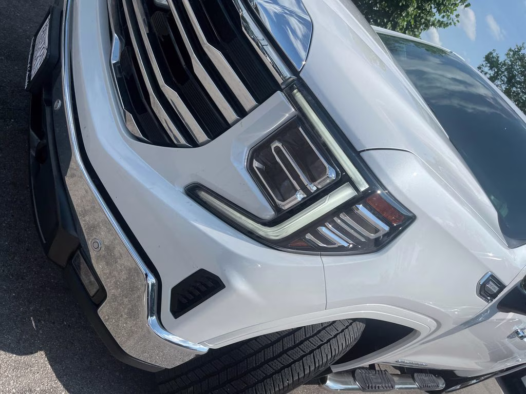 2022 White Frost Tricoat GMC Sierra 1500 SLT 4X4 Truck