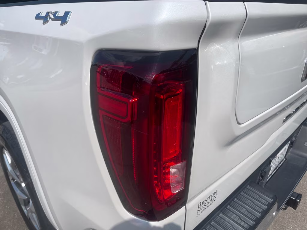2022 White Frost Tricoat GMC Sierra 1500 SLT 4X4 Truck