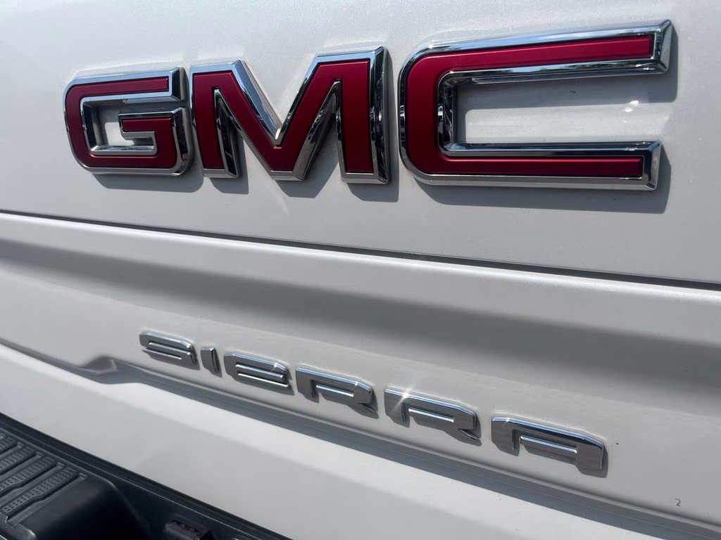 2022 White Frost Tricoat GMC Sierra 1500 SLT 4X4 Truck