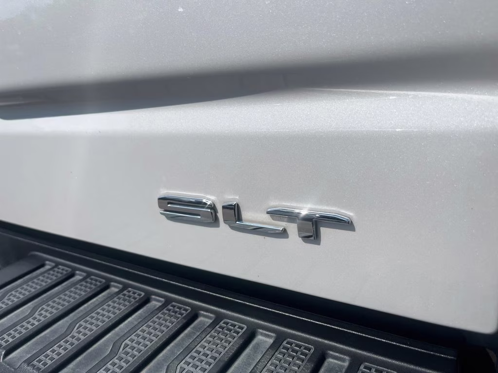 2022 White Frost Tricoat GMC Sierra 1500 SLT 4X4 Truck