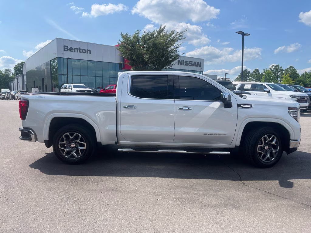 2022 White Frost Tricoat GMC Sierra 1500 SLT 4X4 Truck