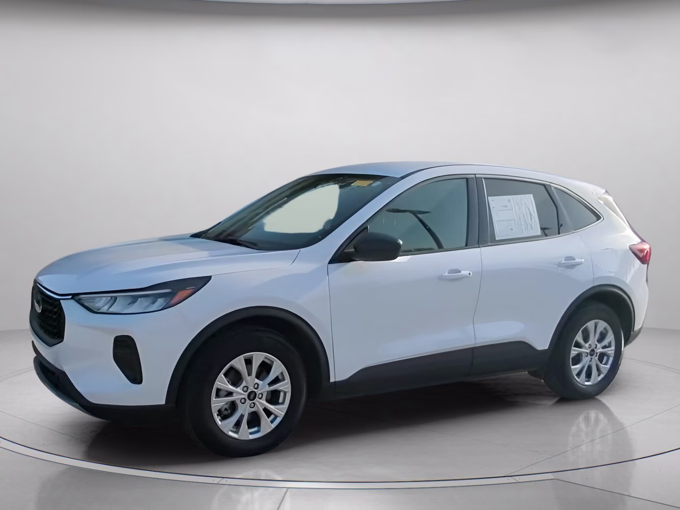 2025 Oxford White Ford Escape Active FWD SUV