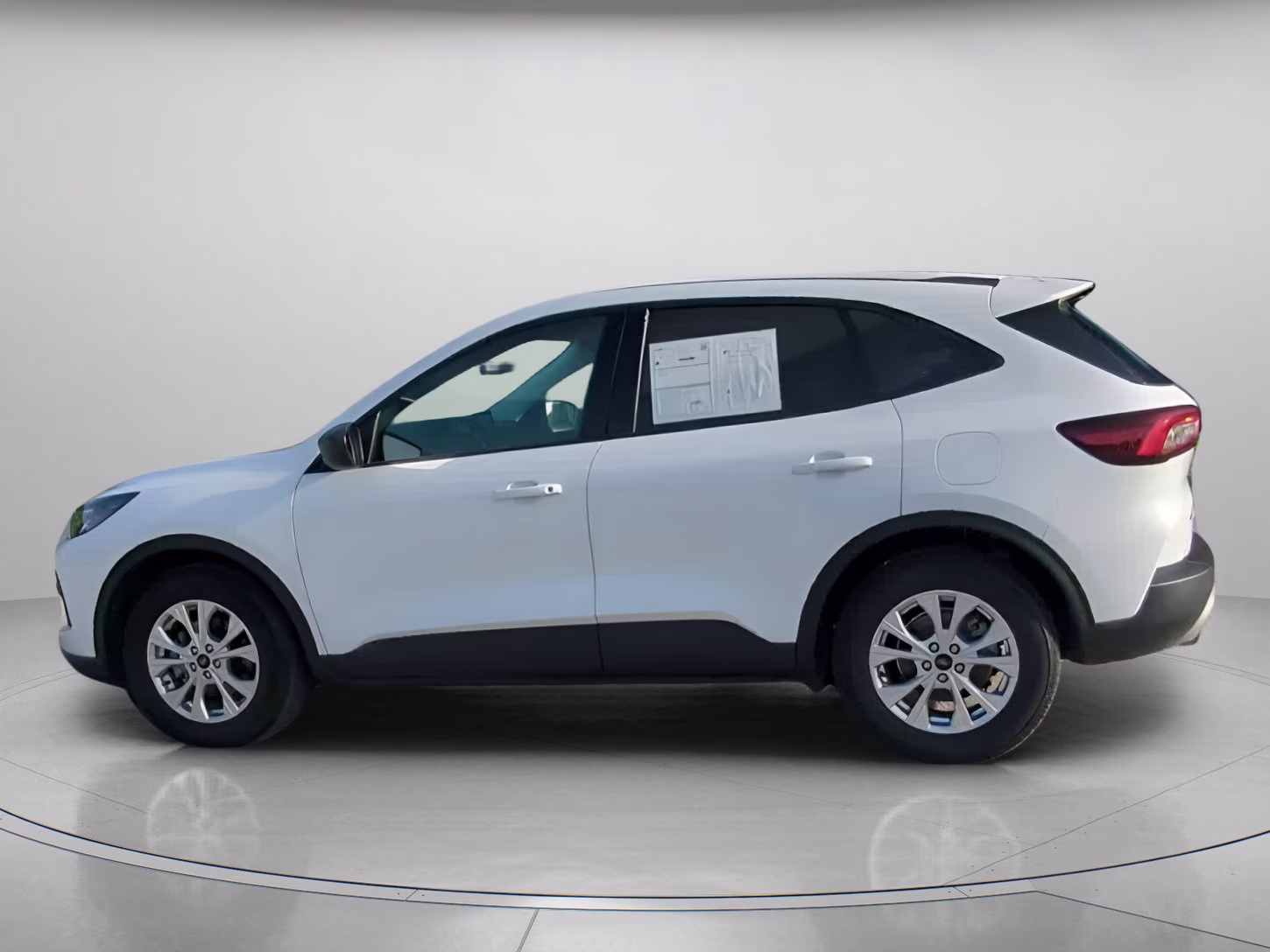 2025 Oxford White Ford Escape Active FWD SUV
