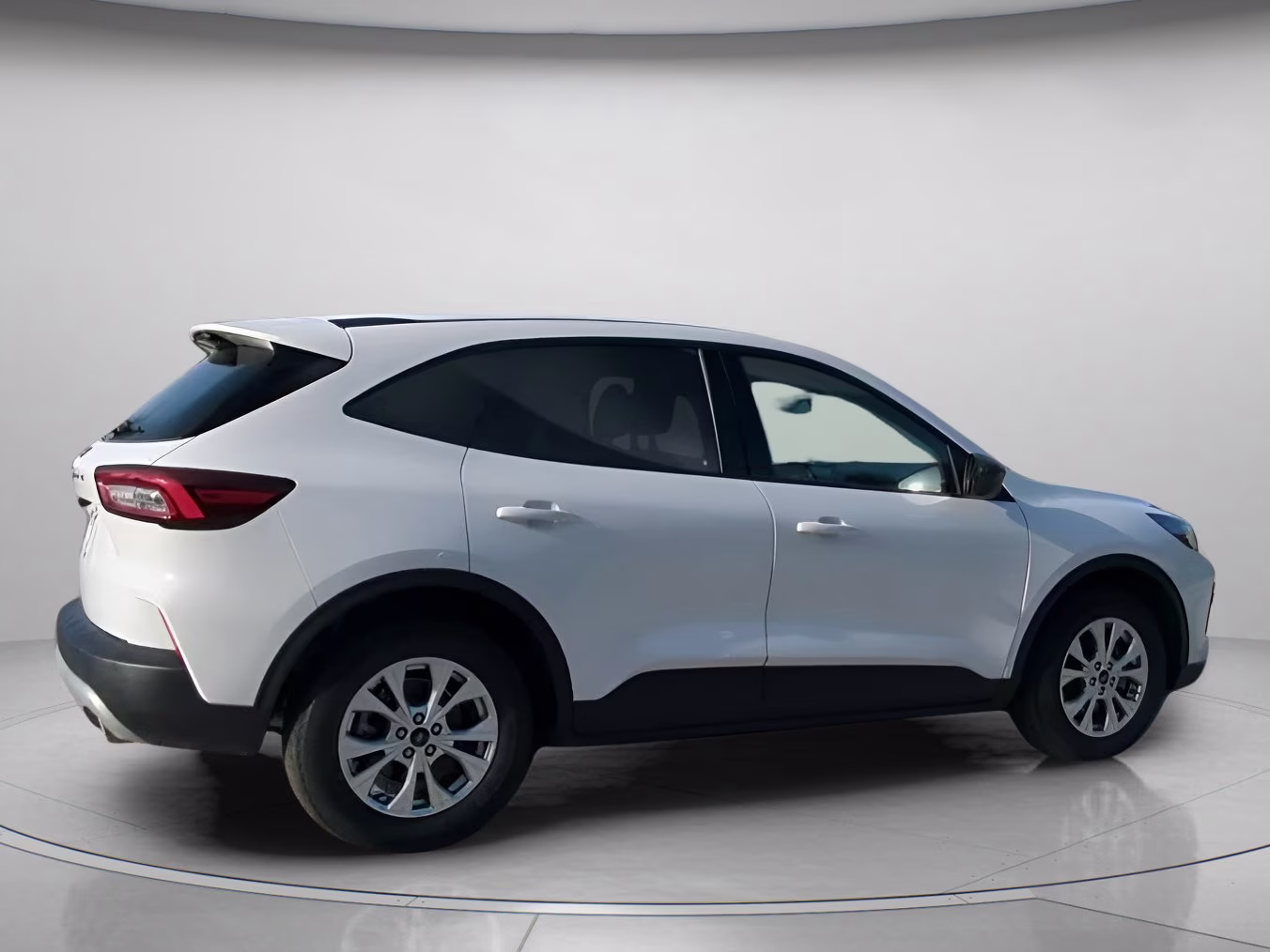 2025 Oxford White Ford Escape Active FWD SUV