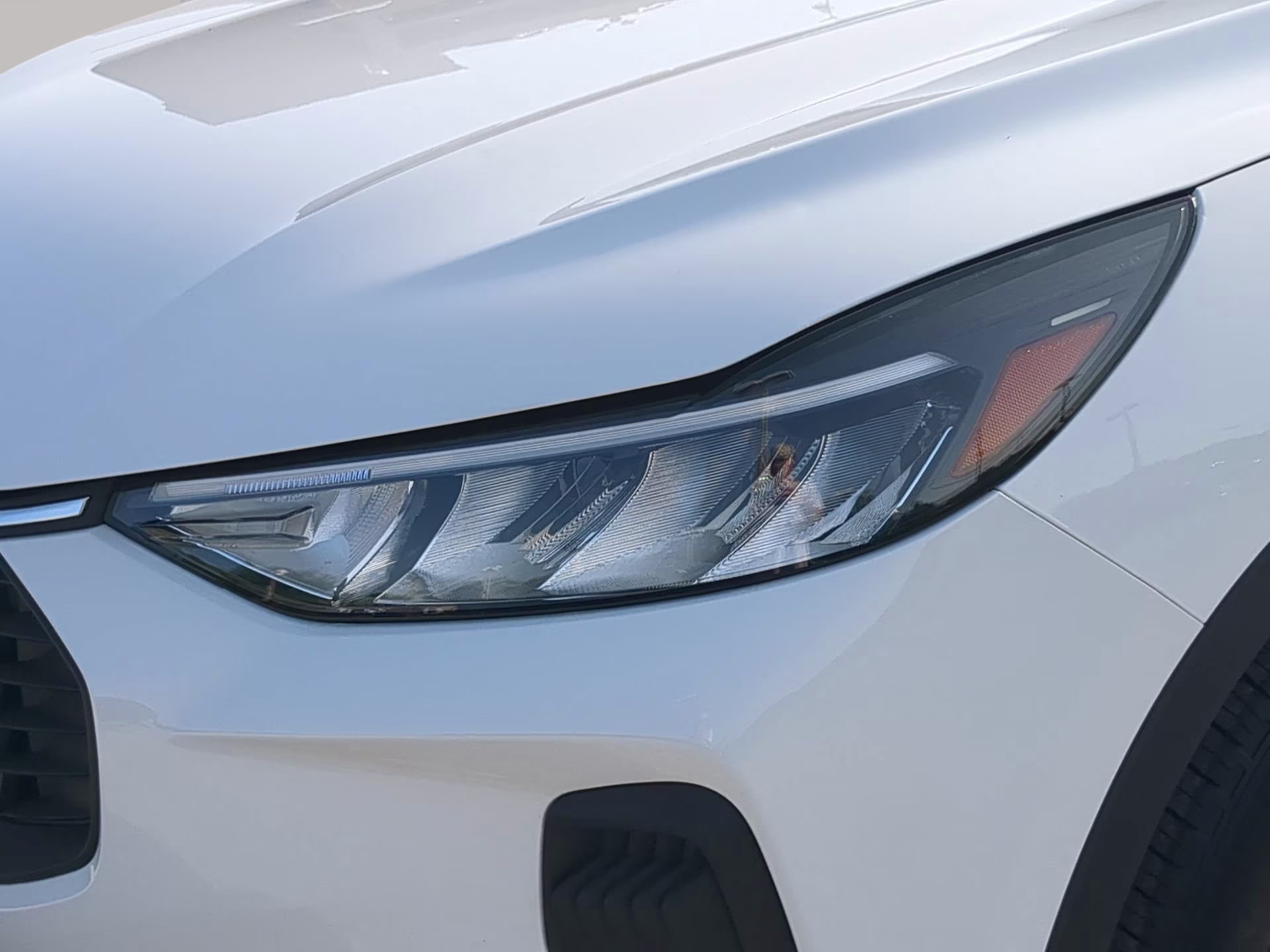 2025 Oxford White Ford Escape Active FWD SUV