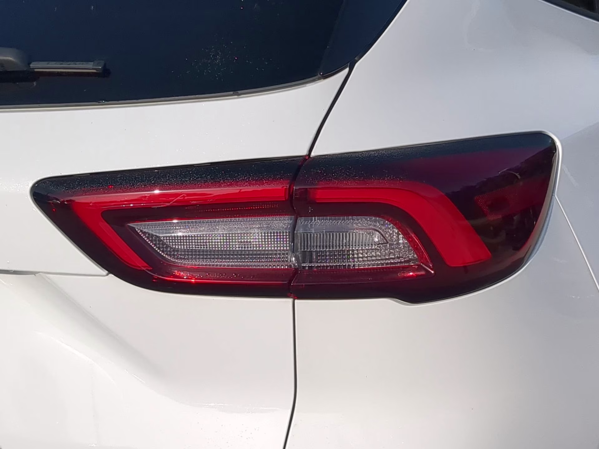 2025 Oxford White Ford Escape Active FWD SUV