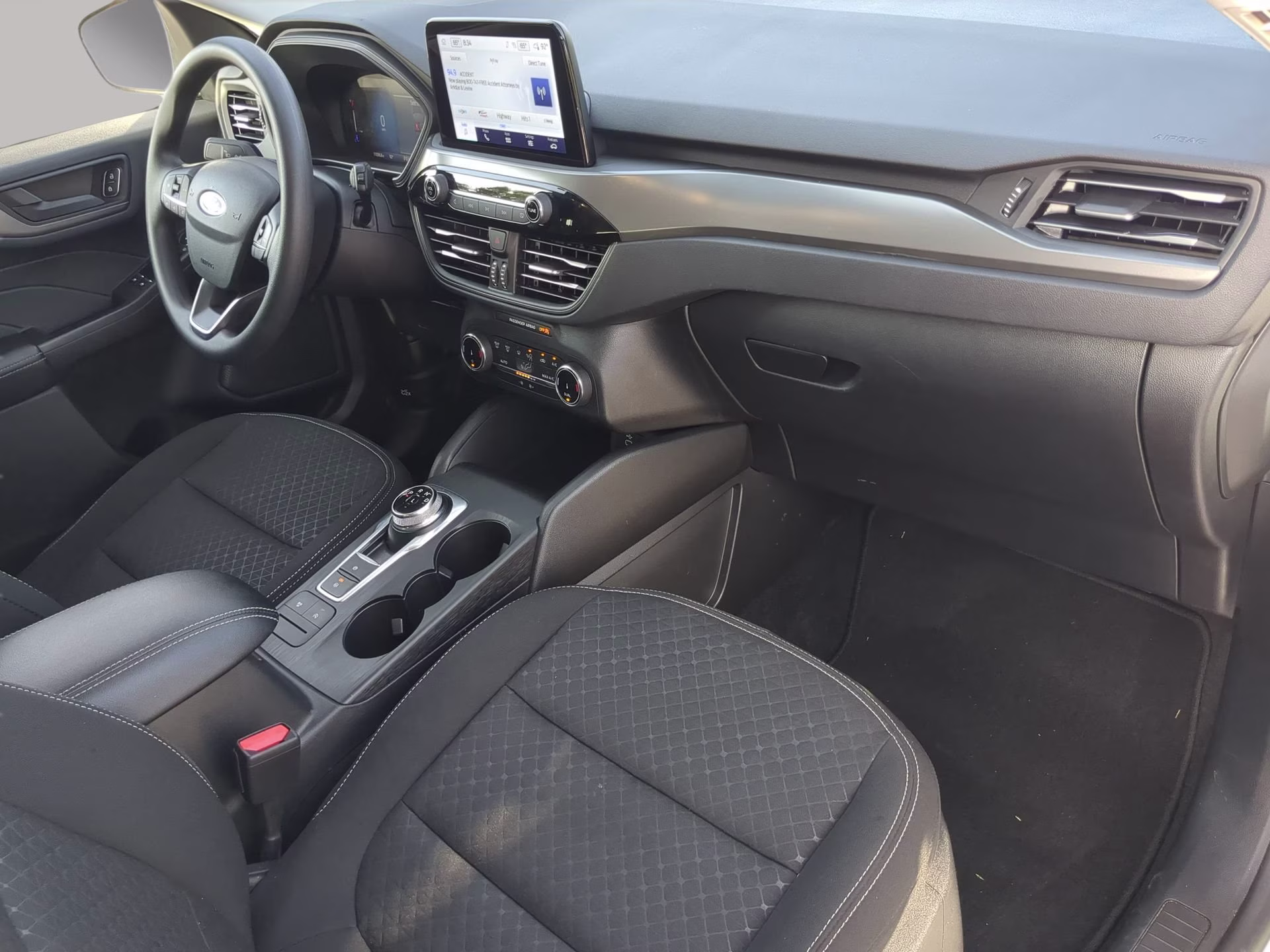 2025 Oxford White Ford Escape Active FWD SUV