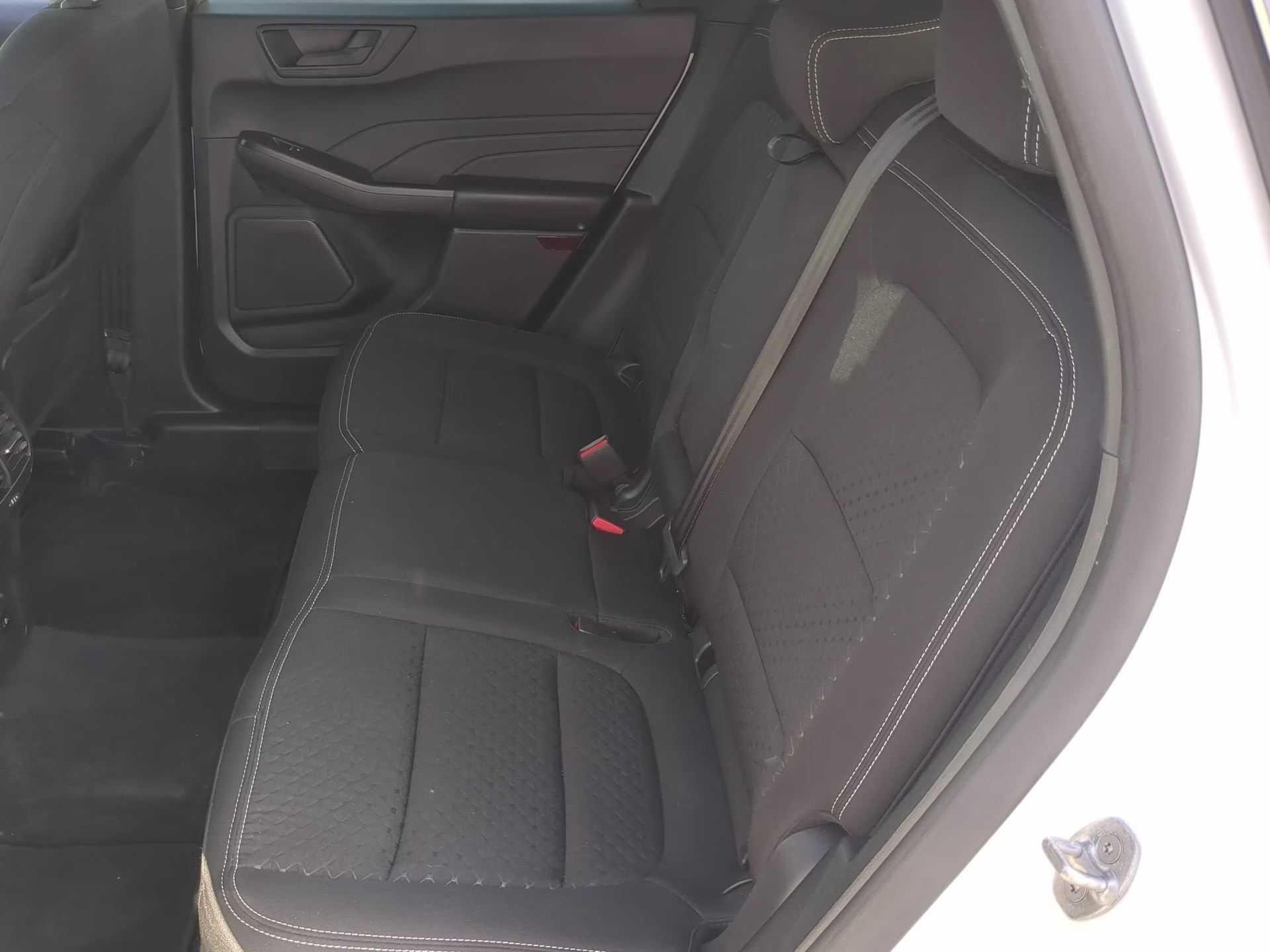 2025 Oxford White Ford Escape Active FWD SUV