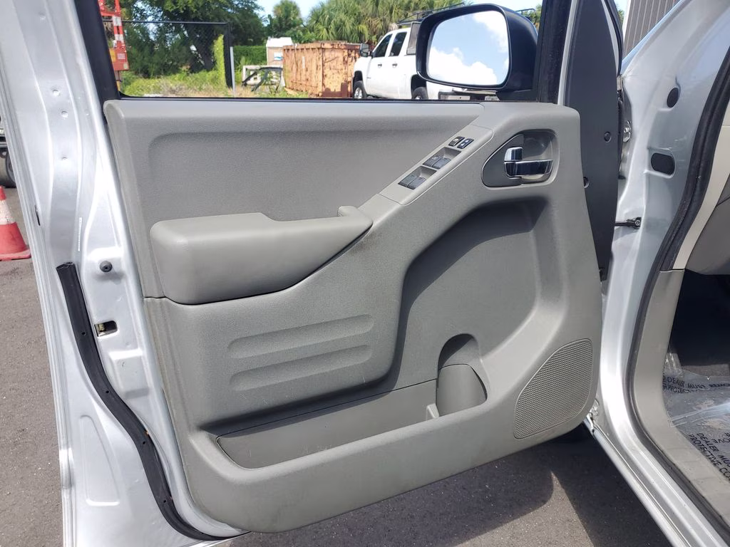 2020 Brilliant Silver Metallic Nissan Frontier SV RWD Truck
