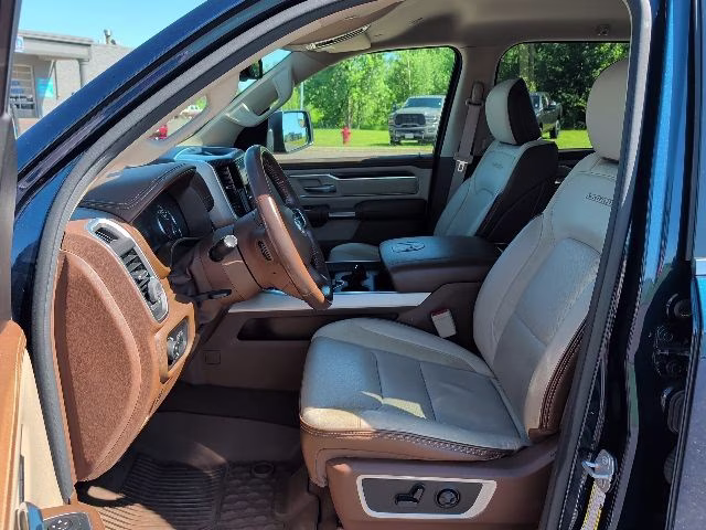 2020 Patriot Blue Pearlcoat Ram 1500 Laramie 4X4 Truck