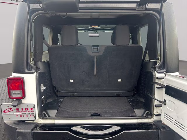 2018 Bright White Clearcoat Jeep Wrangler JK Willys Wheeler 4X4 SUV