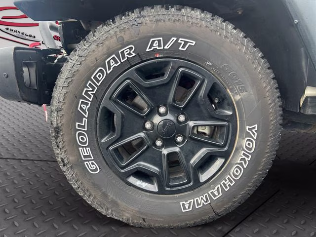 2018 Bright White Clearcoat Jeep Wrangler JK Willys Wheeler 4X4 SUV