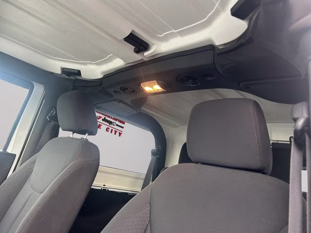 2018 Bright White Clearcoat Jeep Wrangler JK Willys Wheeler 4X4 SUV