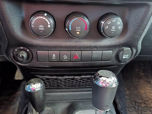 2018 Bright White Clearcoat Jeep Wrangler JK Willys Wheeler 4X4 SUV