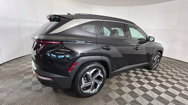 2023 Phantom Black Hyundai Tucson Limited FWD SUV