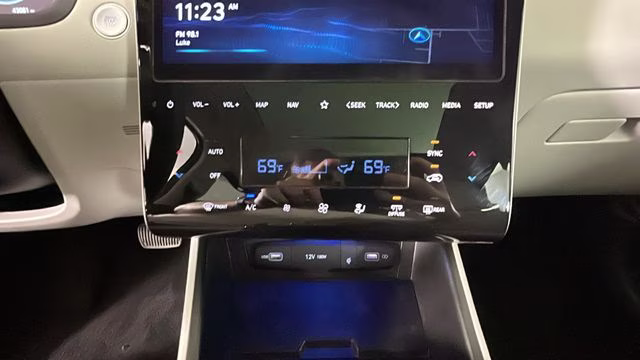 2023 Phantom Black Hyundai Tucson Limited FWD SUV