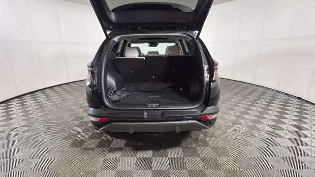 2023 Phantom Black Hyundai Tucson Limited FWD SUV