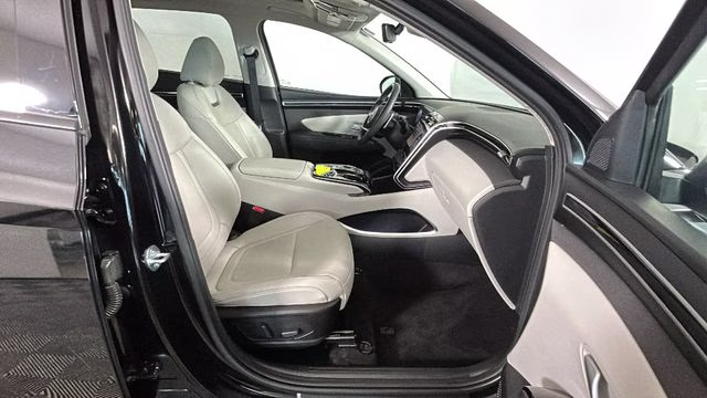 2023 Phantom Black Hyundai Tucson Limited FWD SUV