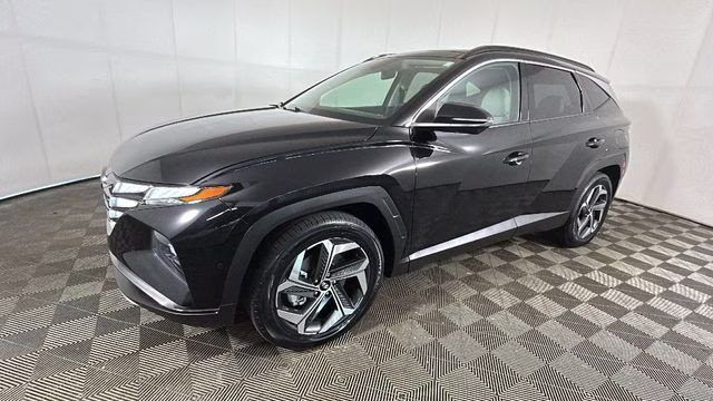 2023 Phantom Black Hyundai Tucson Limited FWD SUV
