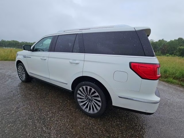 2020 White Lincoln Navigator Reserve 4X4 SUV
