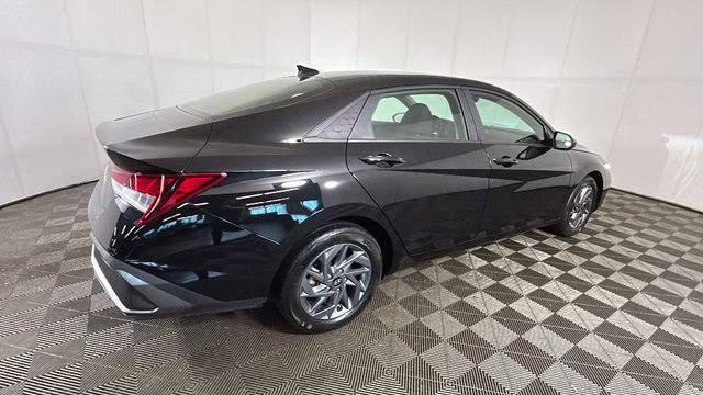 2024 Abyss Black Hyundai Elantra SEL FWD Sedan
