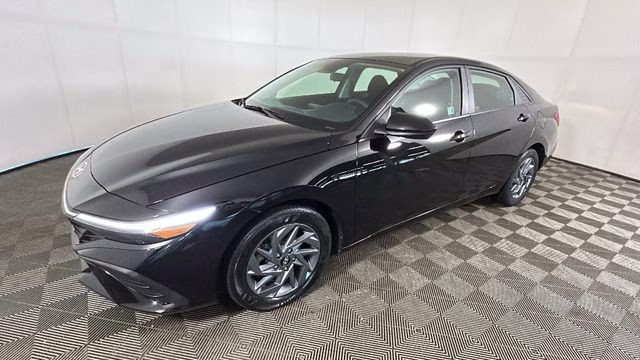 2024 Abyss Black Hyundai Elantra SEL FWD Sedan