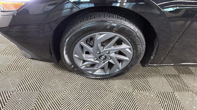 2024 Abyss Black Hyundai Elantra SEL FWD Sedan