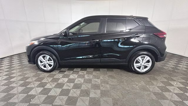 2025 Super Black Nissan Kicks Play S FWD SUV