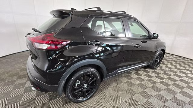 2024 Super Black Nissan Kicks SR FWD SUV