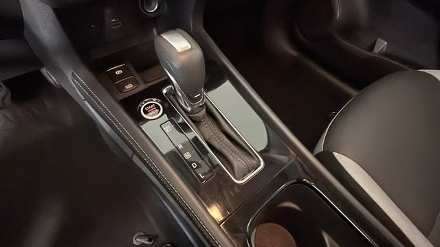 2024 Super Black Nissan Kicks SR FWD SUV