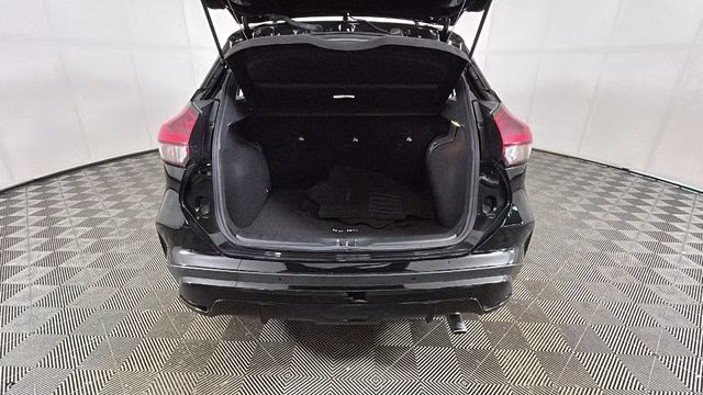 2024 Super Black Nissan Kicks SR FWD SUV