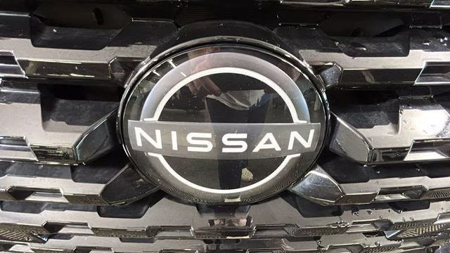 2024 Super Black Nissan Kicks SR FWD SUV