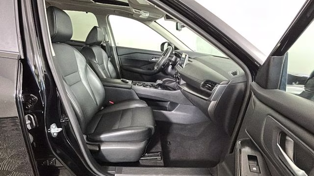 2024 Super Black Nissan Rogue SV AWD SUV