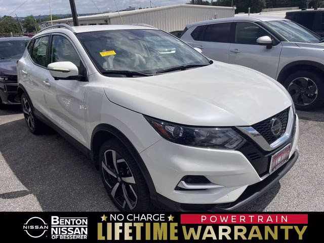2022 Pearl White Tricoat Nissan Rogue Sport SL FWD SUV
