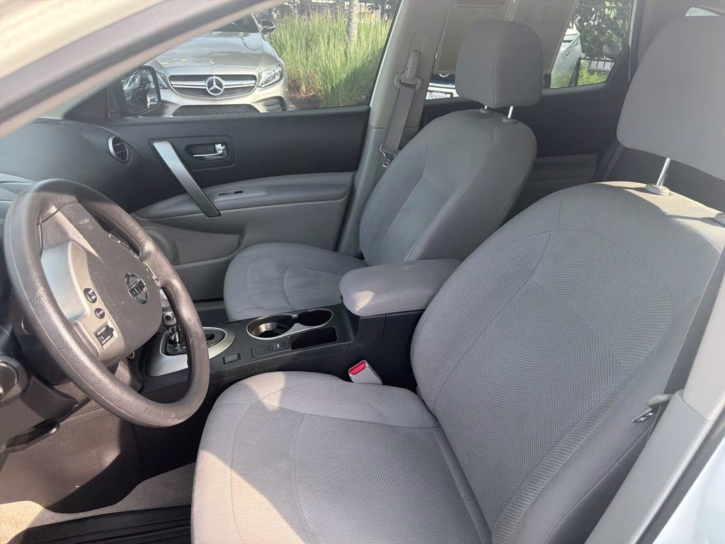 2015 Pearl White Nissan Rogue Select S FWD SUV